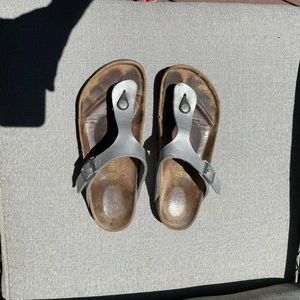 Silver Gizeh Birkenstock’s